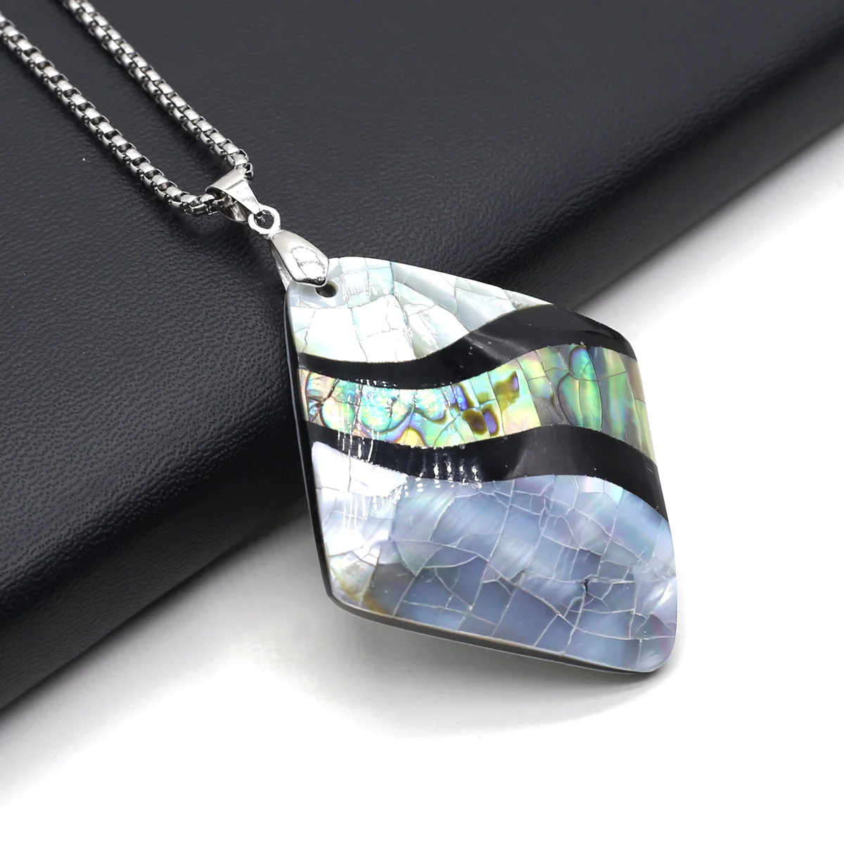 Natural Abalone Shell Necklace Pendant Diamond-shaped Exquisite Charms for Jewelry Making Diy Bracelet Earrings Party Wedding
Natural Abalone Shell Necklace Pendant Diamond-shaped Exquisite Charms for Jewelry Making Diy Bracelet Earrings Party Wedding