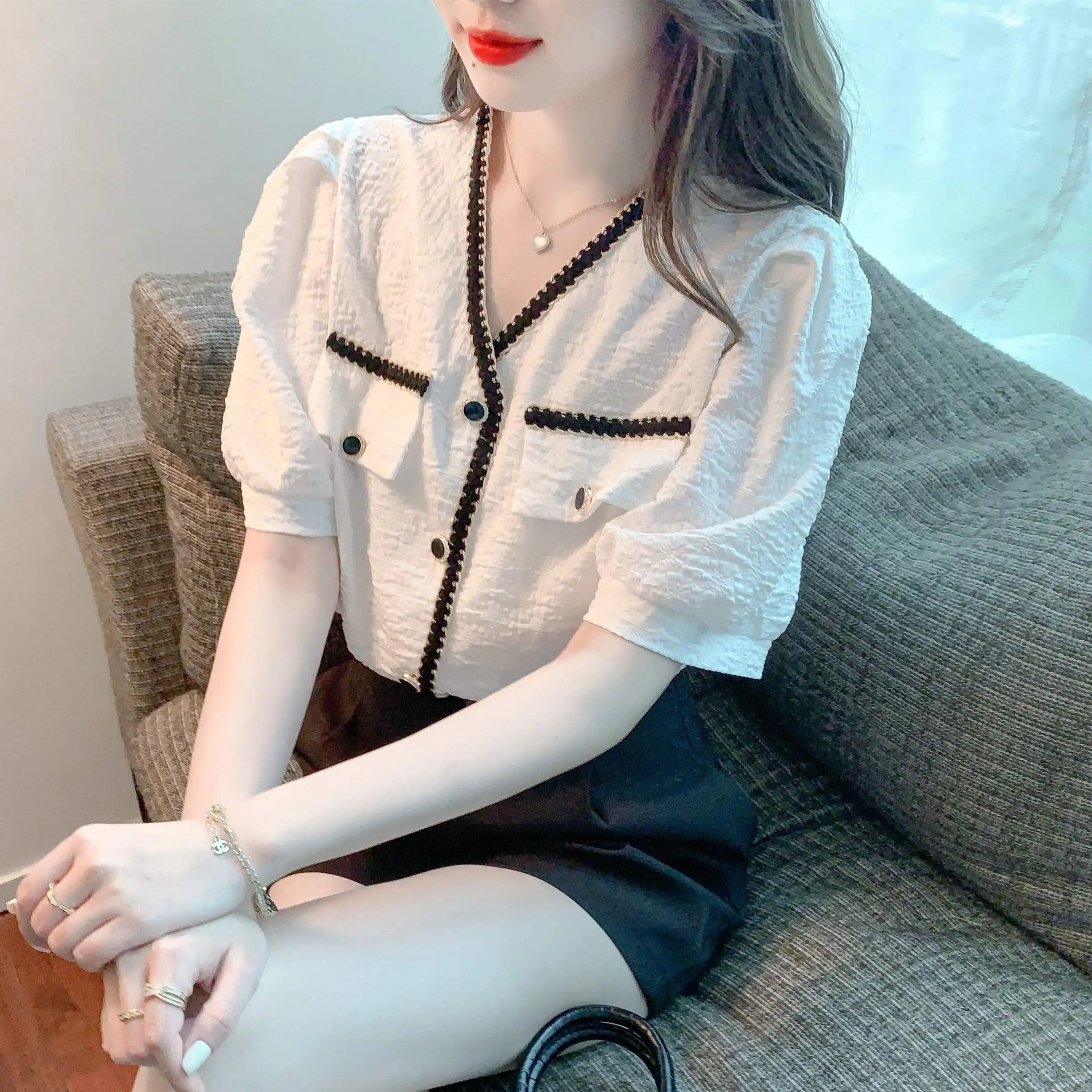 COIGARSAM Shirt Womens Tops Summer 2022 New Short Sleeve Chiffon Puff Sleeve V-Neck Women Shirts Dropshipping
COIGARSAM Shirt Womens Tops Summer 2022 New Short Sleeve Chiffon Puff Sleeve V-Neck Women Shirts Dropshipping