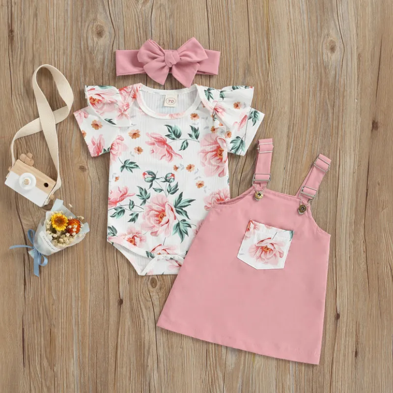 3 Pcs Newborn Casual Outfits, Baby Girls Floral Fly Sleeve Round Neck Romper + Suspender Skirt + Solid Color Headband
3 Pcs Newborn Casual Outfits, Baby Girls Floral Fly Sleeve Round Neck Romper + Suspender Skirt + Solid Color Headband