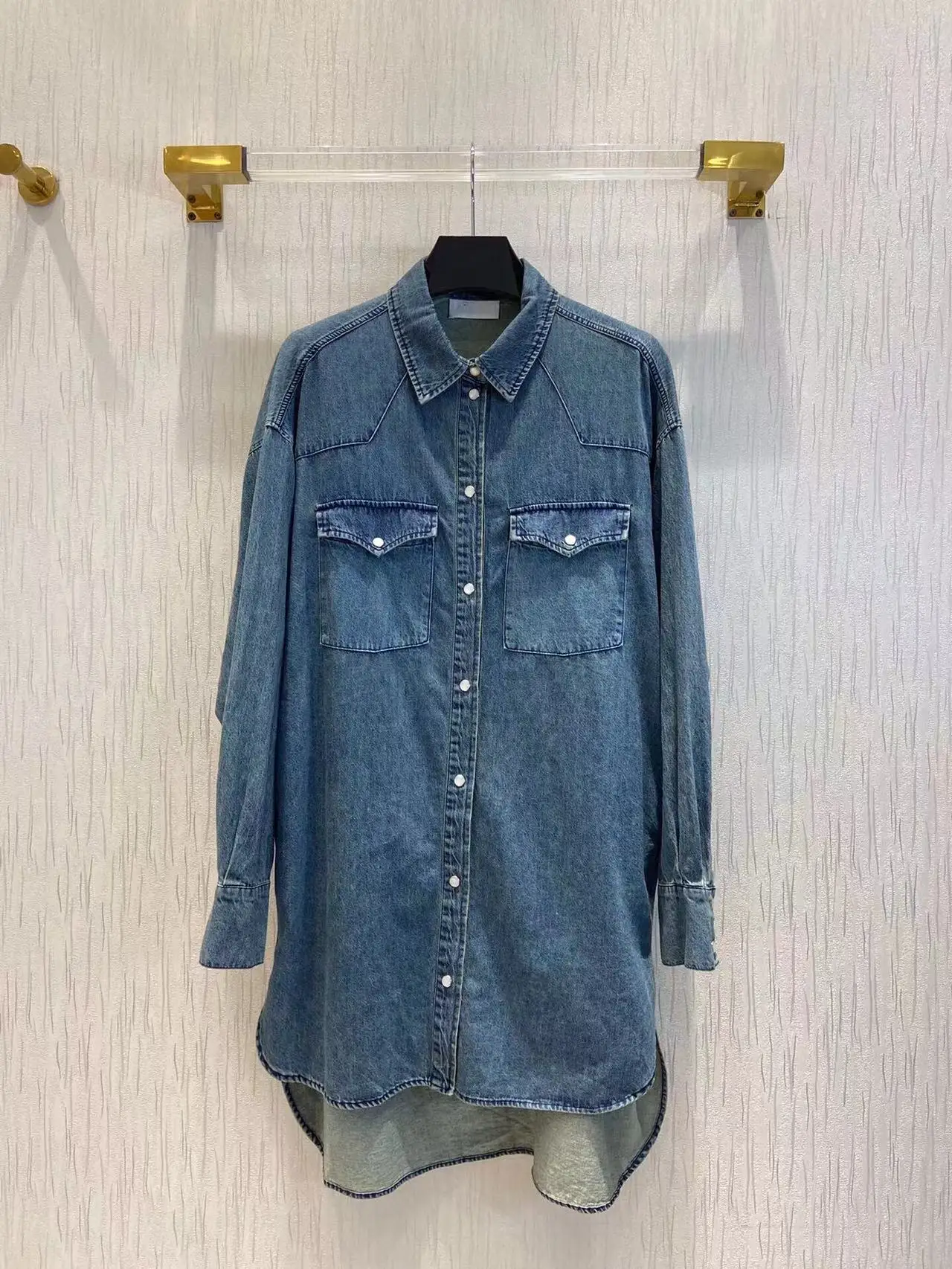 Fashion Runway 2022 Spring Summer Loose Dress Women Long Sleeve Vintage Solid Shirt Mini Single Breasted Dress Casual Party
Fashion Runway 2022 Spring Summer Loose Dress Women Long Sleeve Vintage Solid Shirt Mini Single Breasted Dress Casual Party