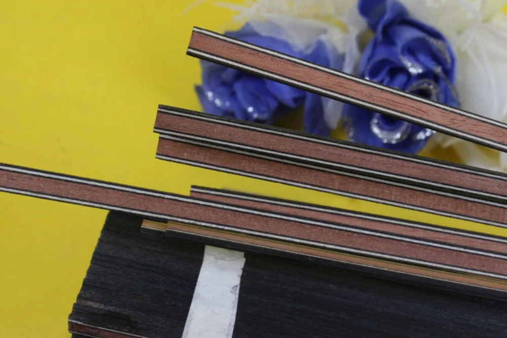 25 полос для гитары Luthier Purfling, инкрустация Marquetry 640x6x1,2 мм #77S 
25 полос для гитары Luthier Purfling, инкрустация Marquetry 640x6x1,2 мм #77S