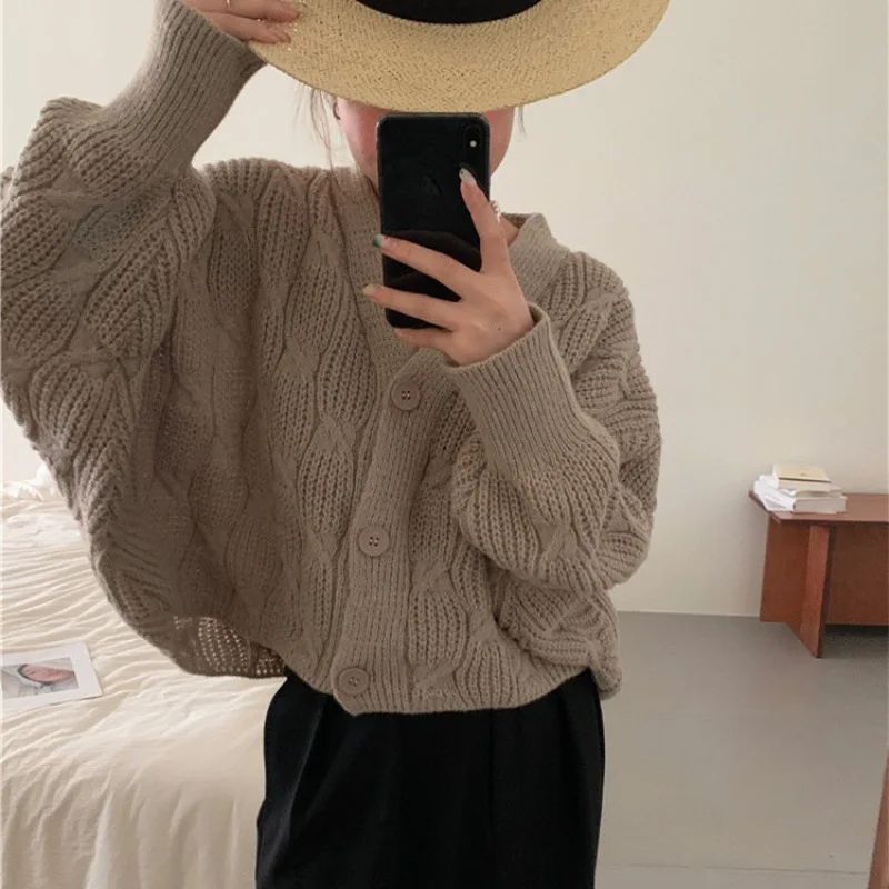 Vintage Japanese Style Knitted Sweater Spring Autumn Sexy V Neck Twisted Knitwear Women Cardigan Knitting Crochet Top Streetwear
Vintage Japanese Style Knitted Sweater Spring Autumn Sexy V Neck Twisted Knitwear Women Cardigan Knitting Crochet Top Streetwear