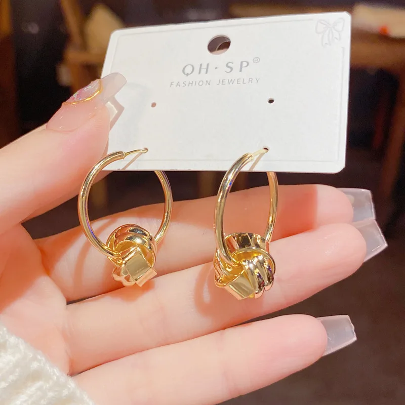 Earring Female 2023 New Gold Geometric Workplace Wear Match Banquet Party Modern Style Simple Temperament Fashion Jewelry
Earring Female 2023 New Gold Geometric Workplace Wear Match Banquet Party Modern Style Simple Temperament Fashion Jewelry