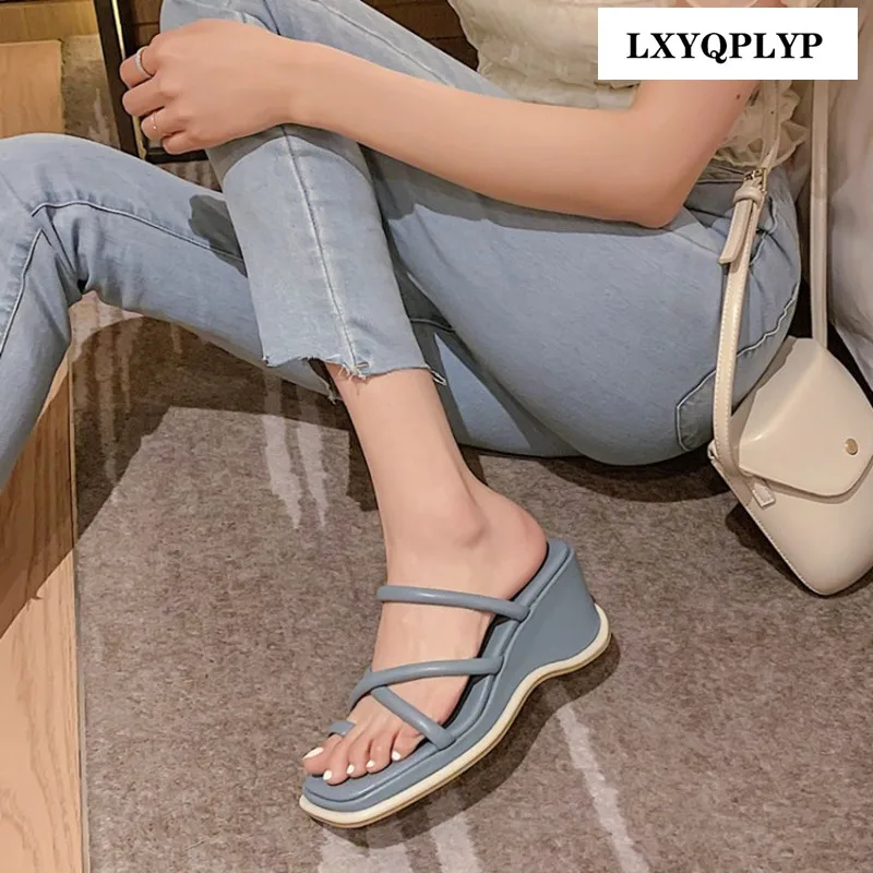 Thick-soled Wedge-heeled High-heeled Sandals and Slippers Women's Summer Outerwear Fashion Leather Toe Sandals Women's New Trend
Thick-soled Wedge-heeled High-heeled Sandals and Slippers Women's Summer Outerwear Fashion Leather Toe Sandals Women's New Trend