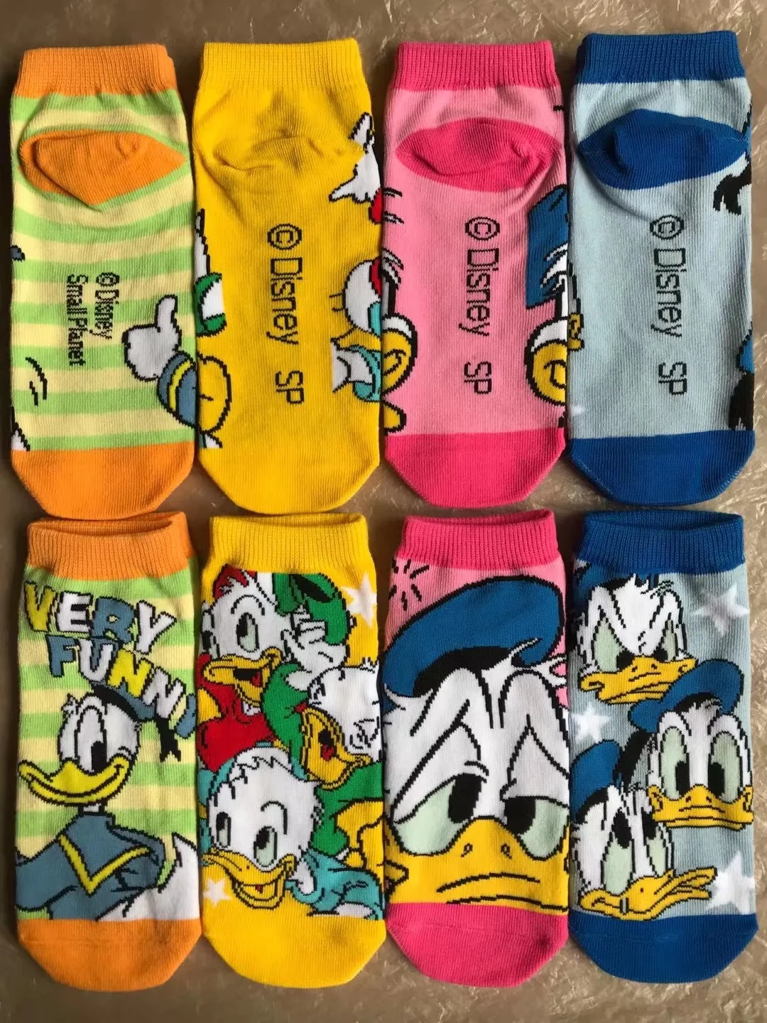 4pcs/set Disney Donald Duck Socks Fashion Casual Cute Cartoon Huey Dewey Louie Pattern Unisex Couple Sports Socks 22-25CM
4pcs/set Disney Donald Duck Socks Fashion Casual Cute Cartoon Huey Dewey Louie Pattern Unisex Couple Sports Socks 22-25CM