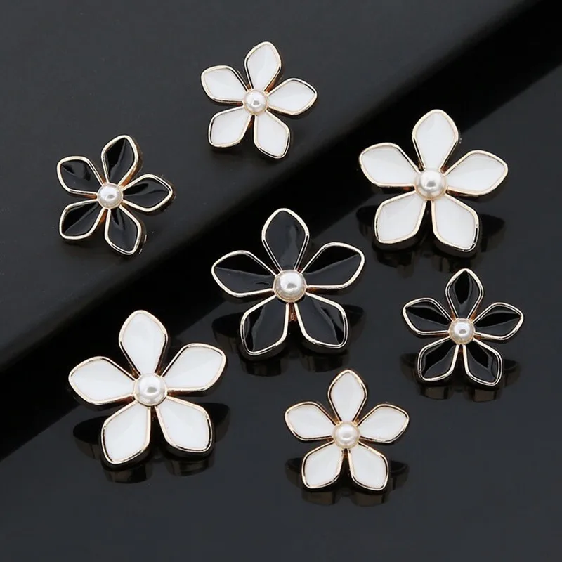 18mm Fashion Flower Oil Pearl Metal Buttons For Garment Windbreaker Sweaters Decorative Handmade Sewing Accessories
18mm Fashion Flower Oil Pearl Metal Buttons For Garment Windbreaker Sweaters Decorative Handmade Sewing Accessories