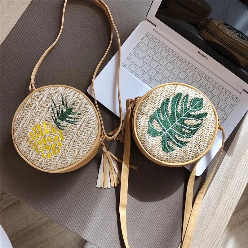 Pineapple embroidered small round bag Korean version versatile simple shoulder crossbody women's bag straw woven bag 2023
Pineapple embroidered small round bag Korean version versatile simple shoulder crossbody women's bag straw woven bag 2023