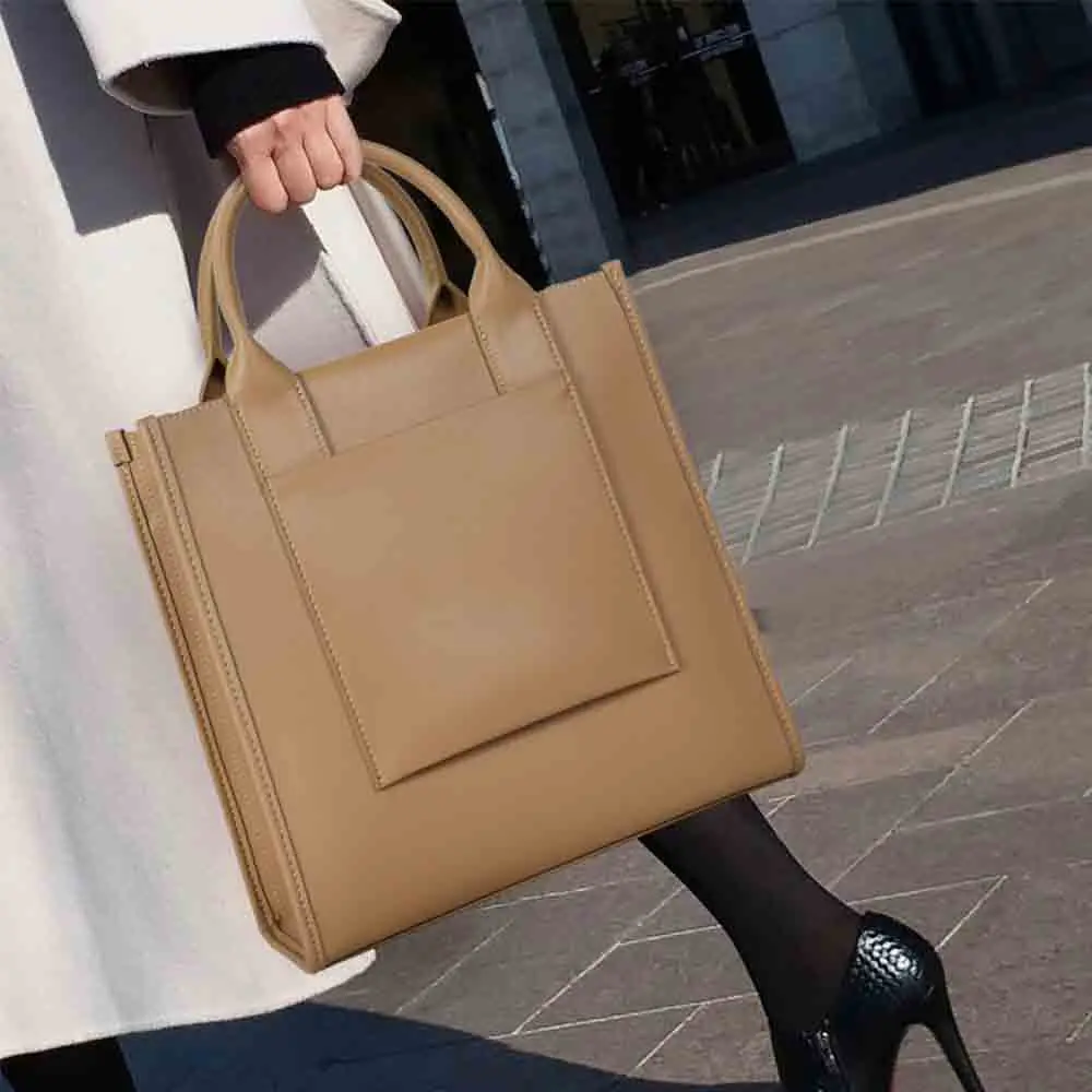 New Chic French Bag Luxury Women Handbag Real Leather Vertical Tote Cowhide Crossbody Solid Color Commuting Bag New In 2023
New Chic French Bag Luxury Women Handbag Real Leather Vertical Tote Cowhide Crossbody Solid Color Commuting Bag New In 2023