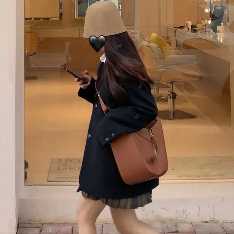 Classic Fashion Basket Color Matching Women's Bag Commuting Leisure Large Capacity Bucket Single Shoulder Messenger Handbag New
Classic Fashion Basket Color Matching Women's Bag Commuting Leisure Large Capacity Bucket Single Shoulder Messenger Handbag New