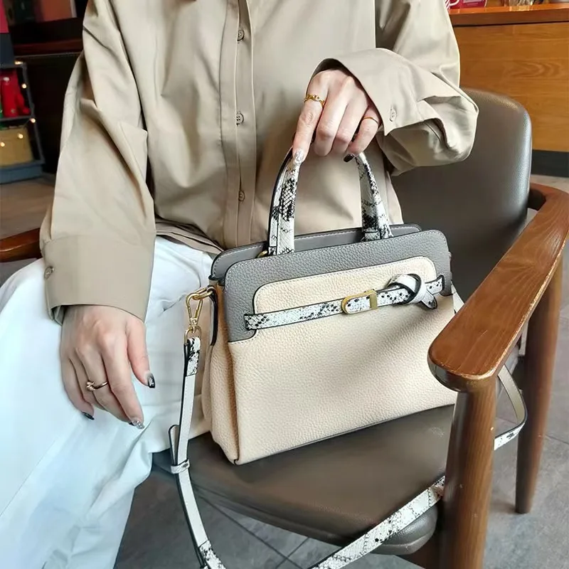 2023 New High Quality Women Handbag Fashion Contrasting Color Female Shoulder Bag Ladies Colored Buckle Designer Crossbody Sac
2023 New High Quality Women Handbag Fashion Contrasting Color Female Shoulder Bag Ladies Colored Buckle Designer Crossbody Sac