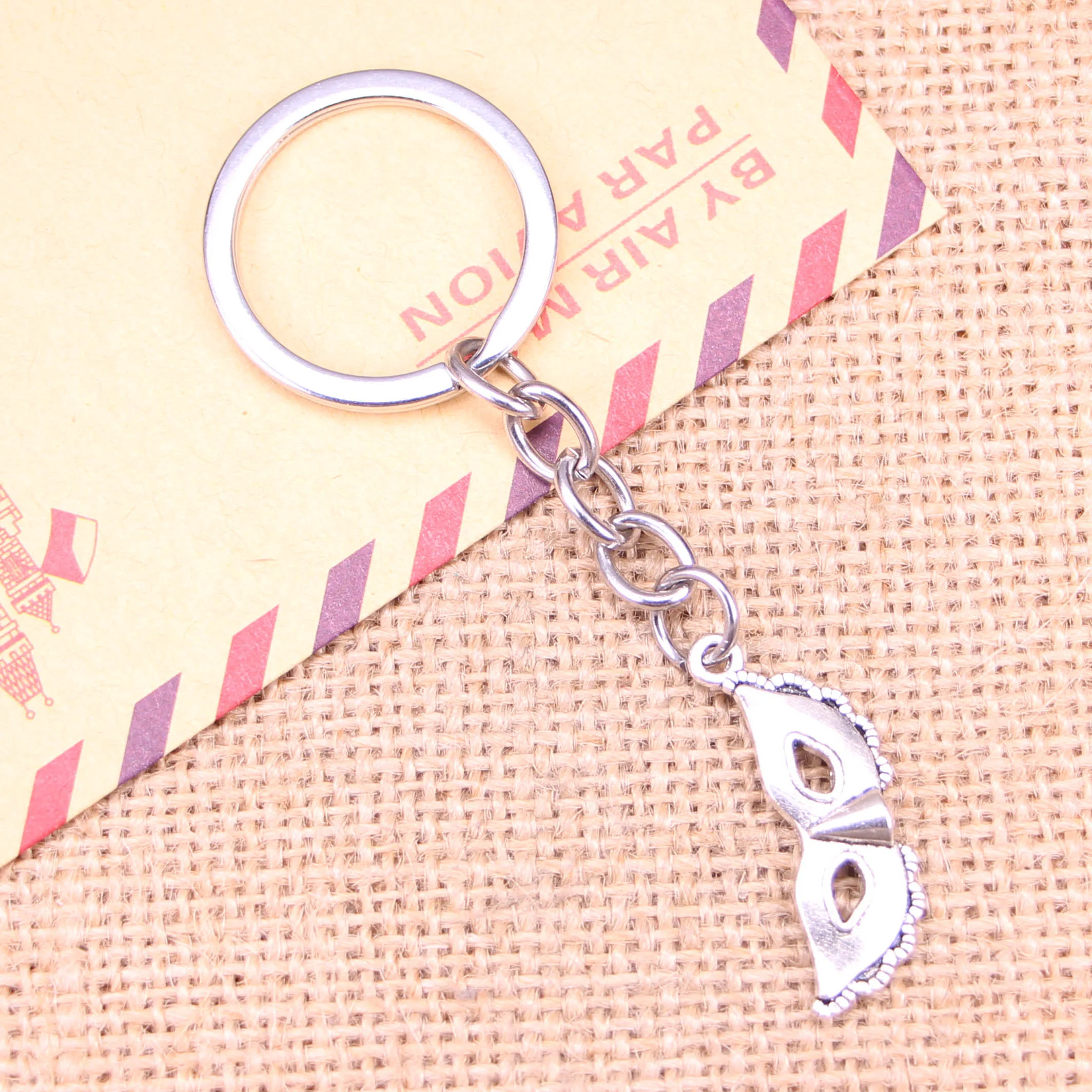 20 шт., новинка, модный брелок 31x1 2 мм, подвеска в виде маски для вечевечерние, мужские украшения «сделай сам», сувенирный брелок для автомобил...
20 шт., новинка, модный брелок 31x1 2 мм, подвеска в виде маски для вечевечерние, мужские украшения «сделай сам», сувенирный брелок для автомобил...