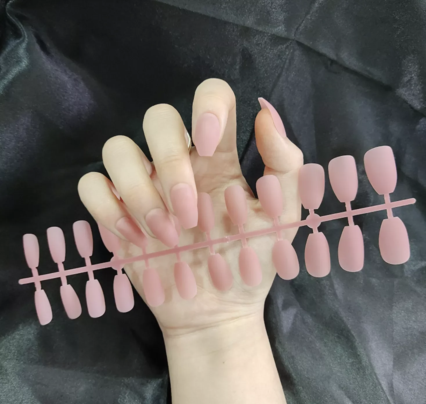 2022NEW Color Mirror Middle Length Coffin False Nail Ballet Press on Nails Tip for Nails Art Artificial Fingernails Fake Equipme
2022NEW Color Mirror Middle Length Coffin False Nail Ballet Press on Nails Tip for Nails Art Artificial Fingernails Fake Equipme