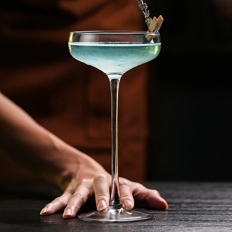 Lead Free Crystal Wide Mouth Cocktail Glass Wide Mouth Champagne Glass Thin Rod High Leg Japanese Martini Cup
Lead Free Crystal Wide Mouth Cocktail Glass Wide Mouth Champagne Glass Thin Rod High Leg Japanese Martini Cup