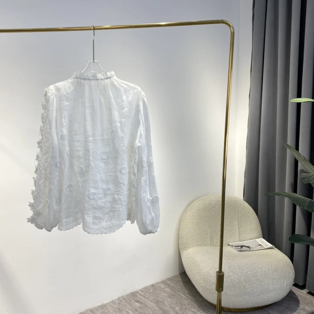2022 New Spring Woman Fashion Top Quality Hollow Out Flowers Applique Floral Embroidery Lantern Sleeve White Blouses 
2022 New Spring Woman Fashion Top Quality Hollow Out Flowers Applique Floral Embroidery Lantern Sleeve White Blouses
