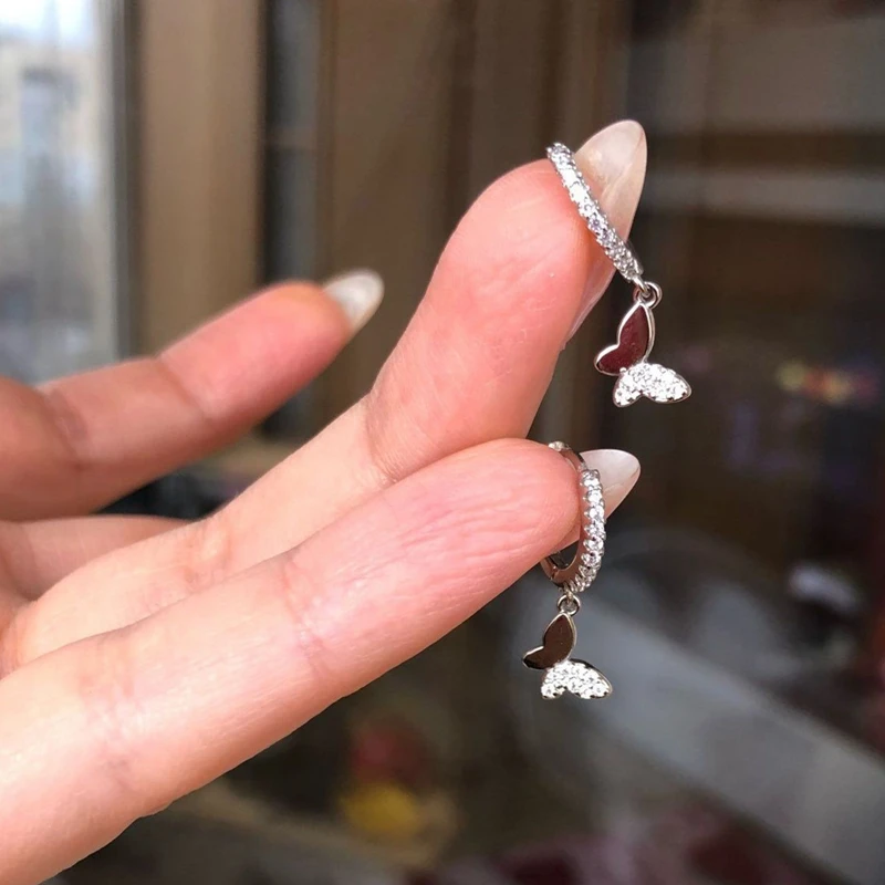 Charming Butterfly Pendant Hoop Earrings for Women Shiny Zircon Stone Gold Silver Jewelry Banquet Party Gifts
Charming Butterfly Pendant Hoop Earrings for Women Shiny Zircon Stone Gold Silver Jewelry Banquet Party Gifts