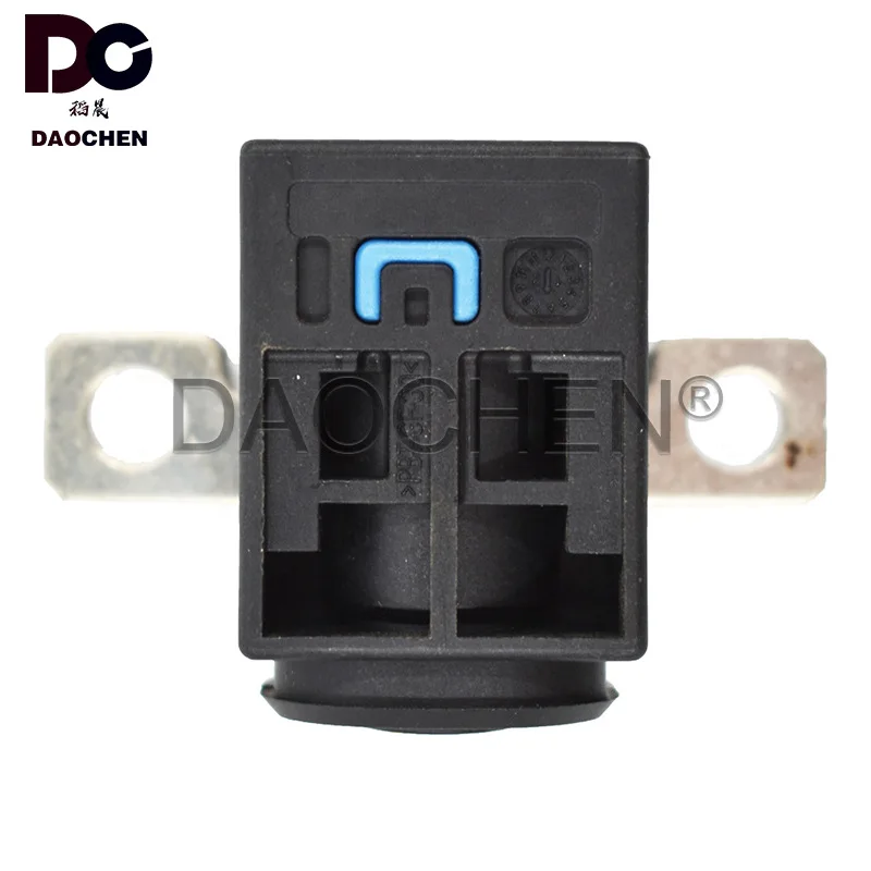 DAOCHEN Car Engine Compartment Battery Circuit Breaker For MERCEDES TESLA N000000004510 N000000006967 PSS1 1004635-00-A
DAOCHEN Car Engine Compartment Battery Circuit Breaker For MERCEDES TESLA N000000004510 N000000006967 PSS1 1004635-00-A