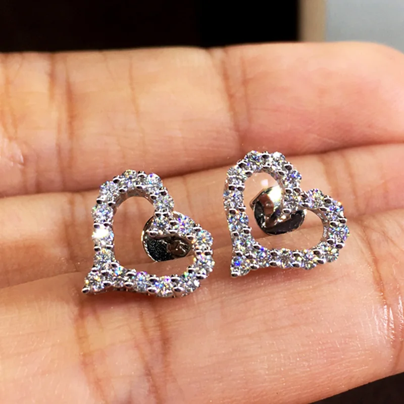 New Bling Bling Heart Stud Earrings for Girls Full Round Cubic Zirconia Simple Stylish Women Earrings Wedding Trendy Jewelry
New Bling Bling Heart Stud Earrings for Girls Full Round Cubic Zirconia Simple Stylish Women Earrings Wedding Trendy Jewelry