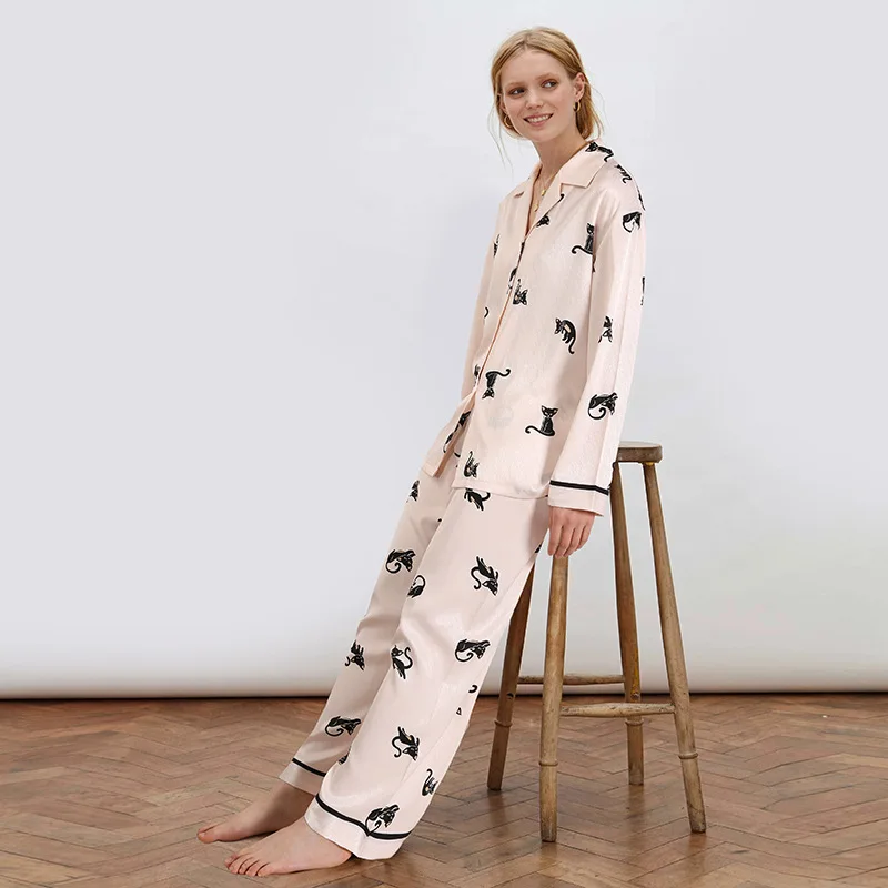 Senior Matte Satin Fishbone Lines Long Sleeves Pantsuit Silky Straight Leisurewear Pajamas Comfortable Leisure Pajamas Set Night
Senior Matte Satin Fishbone Lines Long Sleeves Pantsuit Silky Straight Leisurewear Pajamas Comfortable Leisure Pajamas Set Night
