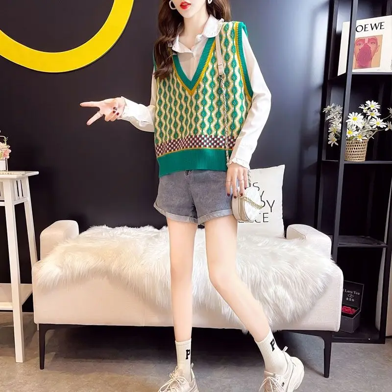 Chic Vintage Argyle Sweater Vest For Women 2022 Autumn Winter Pullover Hit Color Knitted Vest Sleeveless Jecket Femme J120
Chic Vintage Argyle Sweater Vest For Women 2022 Autumn Winter Pullover Hit Color Knitted Vest Sleeveless Jecket Femme J120