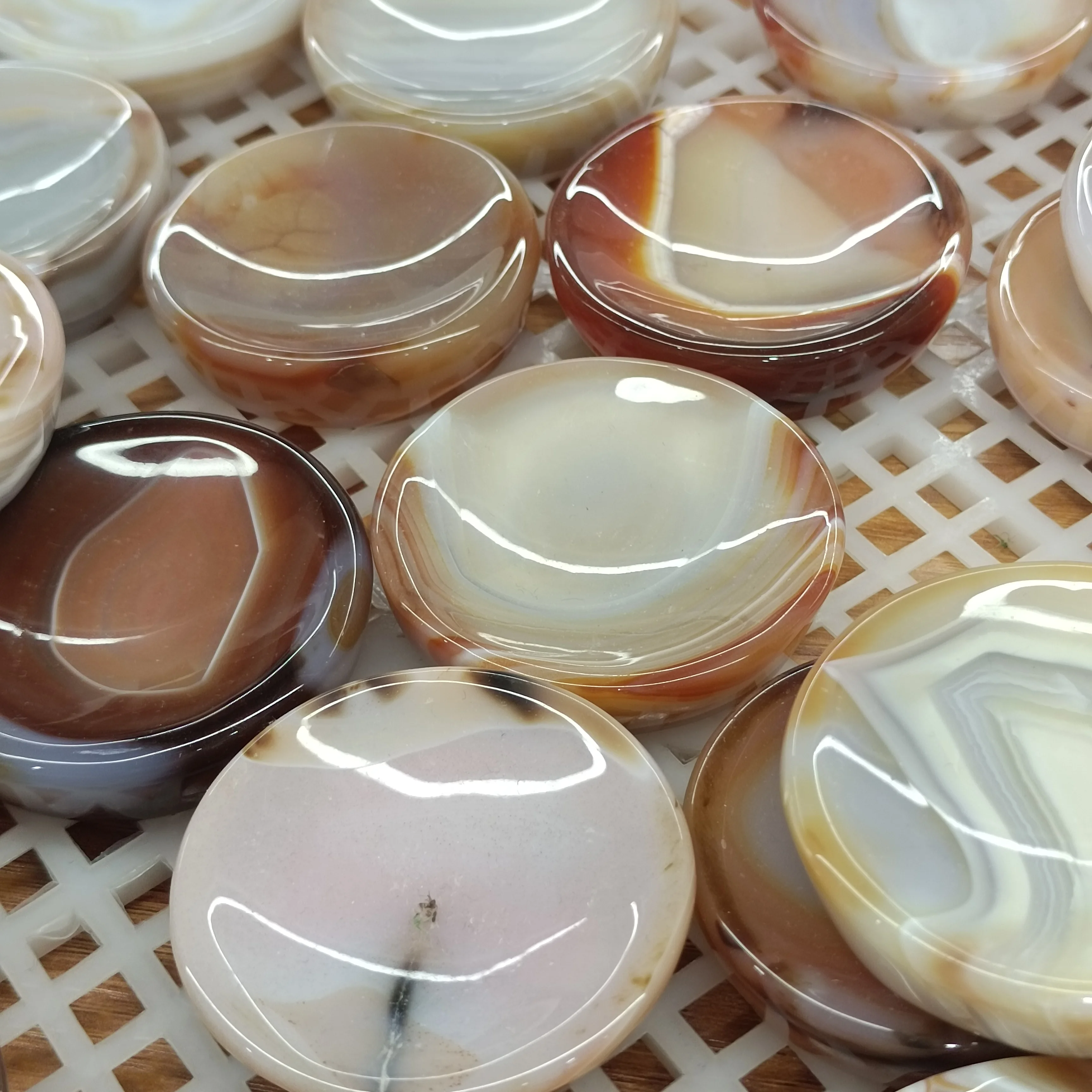 5cm 1pc Natural Crystals Agate Small Bowl healing Reiki Agate sauce dish Engraving Gemstones Crafts Home Decor DIY Gift ornament
5cm 1pc Natural Crystals Agate Small Bowl healing Reiki Agate sauce dish Engraving Gemstones Crafts Home Decor DIY Gift ornament
