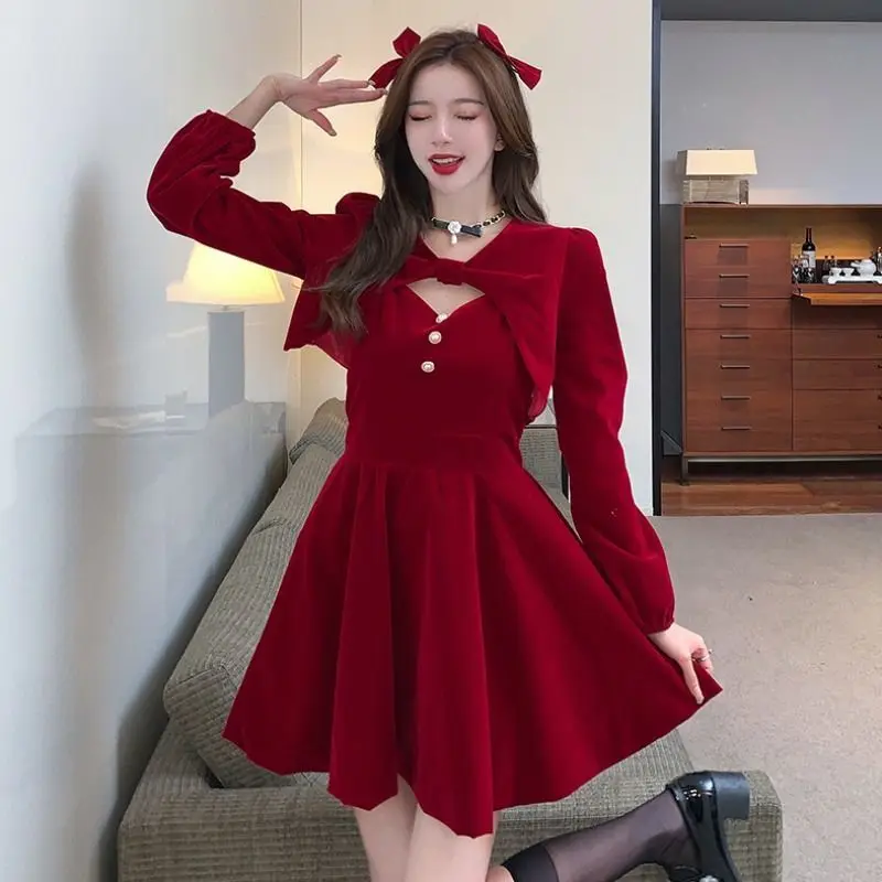 Women French Vintage Velvet Spaghetti Dress Female Spring Sexy Party Slim Black A-line Mini Dresses with Shawl Two Piece Set
Women French Vintage Velvet Spaghetti Dress Female Spring Sexy Party Slim Black A-line Mini Dresses with Shawl Two Piece Set