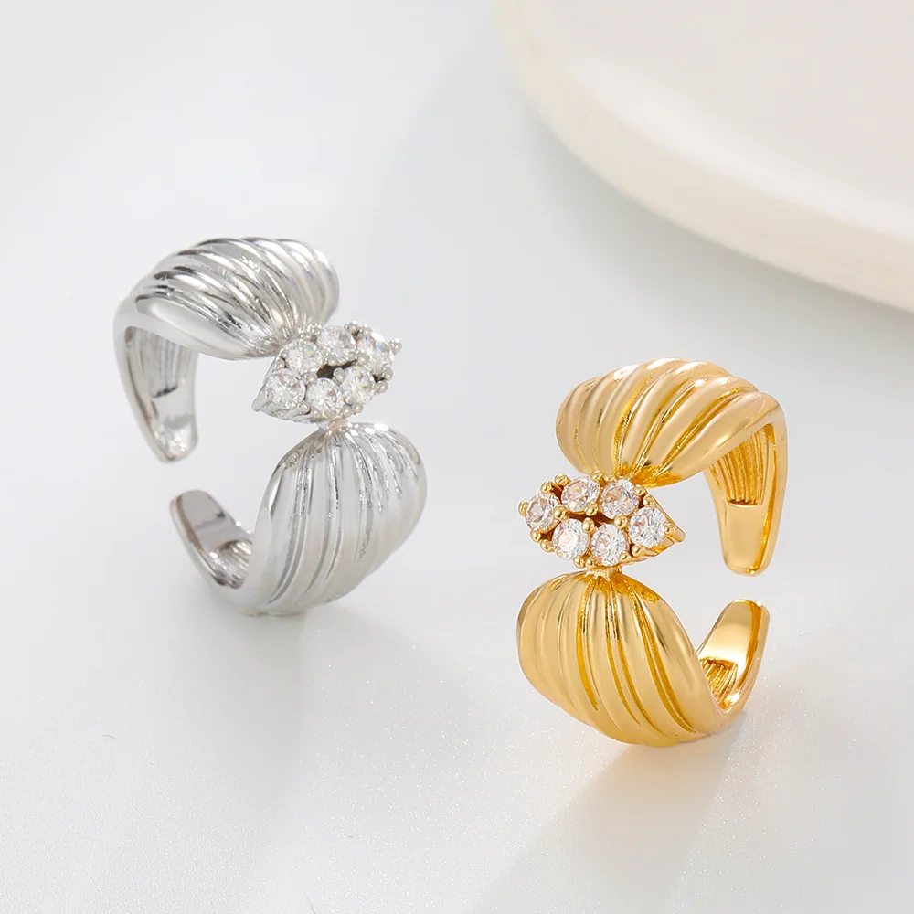 Fashion Sea Shell Ring for Women Delicate Rhinestone Pectinid Shaped Adjustable Rings Gift for Girlfriends Jewelry 2023 Trend
Fashion Sea Shell Ring for Women Delicate Rhinestone Pectinid Shaped Adjustable Rings Gift for Girlfriends Jewelry 2023 Trend