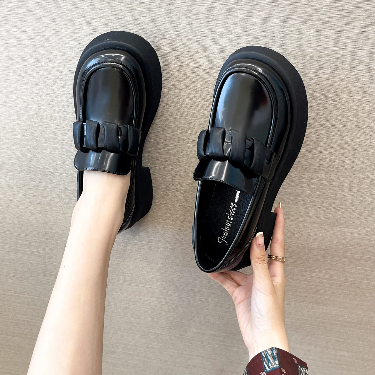 Female Creepers Casual Shoes Woman New Solid Leather Oxford Shoes for Women Pumps Slip on Low Heels Women Shoes Zapatos Mujer
Female Creepers Casual Shoes Woman New Solid Leather Oxford Shoes for Women Pumps Slip on Low Heels Women Shoes Zapatos Mujer