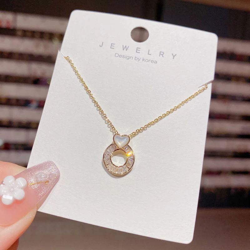 Korean Fashion Delicate Love Heart Women Necklace Circle Rhinestone Hollow Out Sweet Cute Personality Clavicle Chain Jewelry New
Korean Fashion Delicate Love Heart Women Necklace Circle Rhinestone Hollow Out Sweet Cute Personality Clavicle Chain Jewelry New