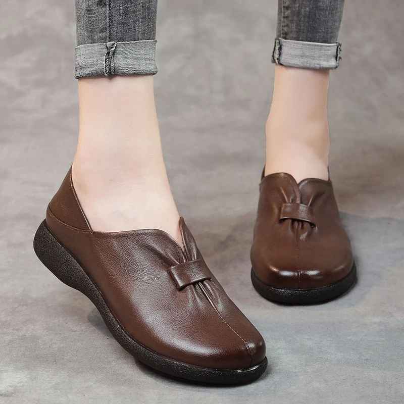New Genuine Leather Retro Handmade Loafers Casual Comfortable Low-Top Mother Shoes Soft Bottom Sneakers Middle Aged Women Shoes
New Genuine Leather Retro Handmade Loafers Casual Comfortable Low-Top Mother Shoes Soft Bottom Sneakers Middle Aged Women Shoes