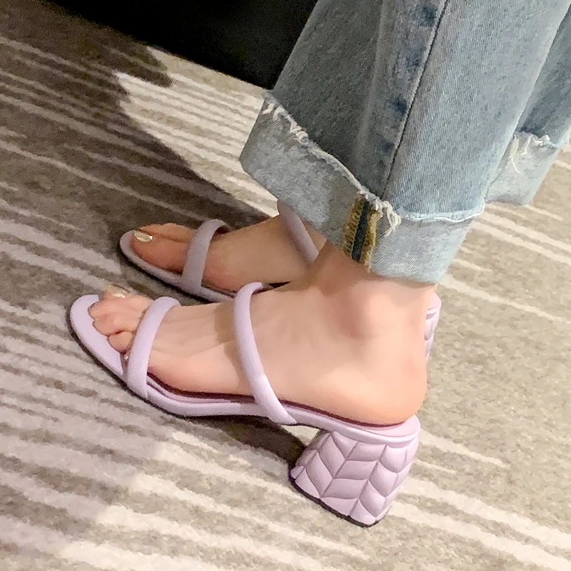 Chinese niche designer BDC independently designed high-heeled sandals with square toe sheepskin sandals
Chinese niche designer BDC independently designed high-heeled sandals with square toe sheepskin sandals