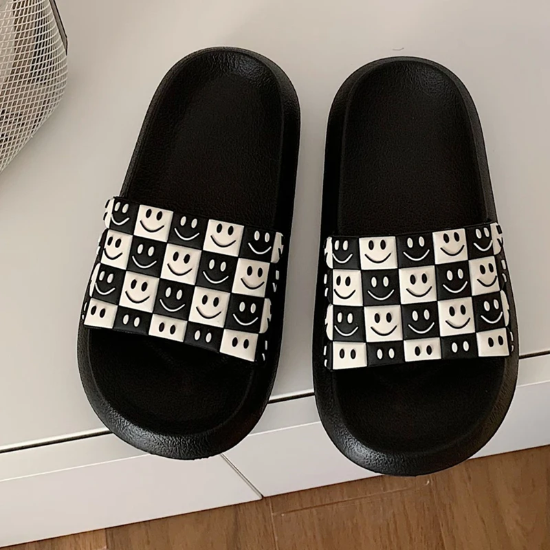 Checkerboard Cartoon Smiley Pattern Cute Women's Slippers Non-slip Platform Comfort Sandals Indoor Couple Slippers New Summer
Checkerboard Cartoon Smiley Pattern Cute Women's Slippers Non-slip Platform Comfort Sandals Indoor Couple Slippers New Summer
