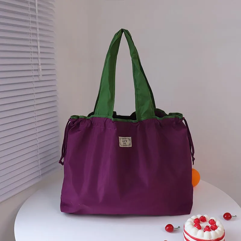 Водонепроницаемая складная сумка-шоппер из ткани Оксфорд
Водонепроницаемая складная сумка-шоппер из ткани Оксфорд