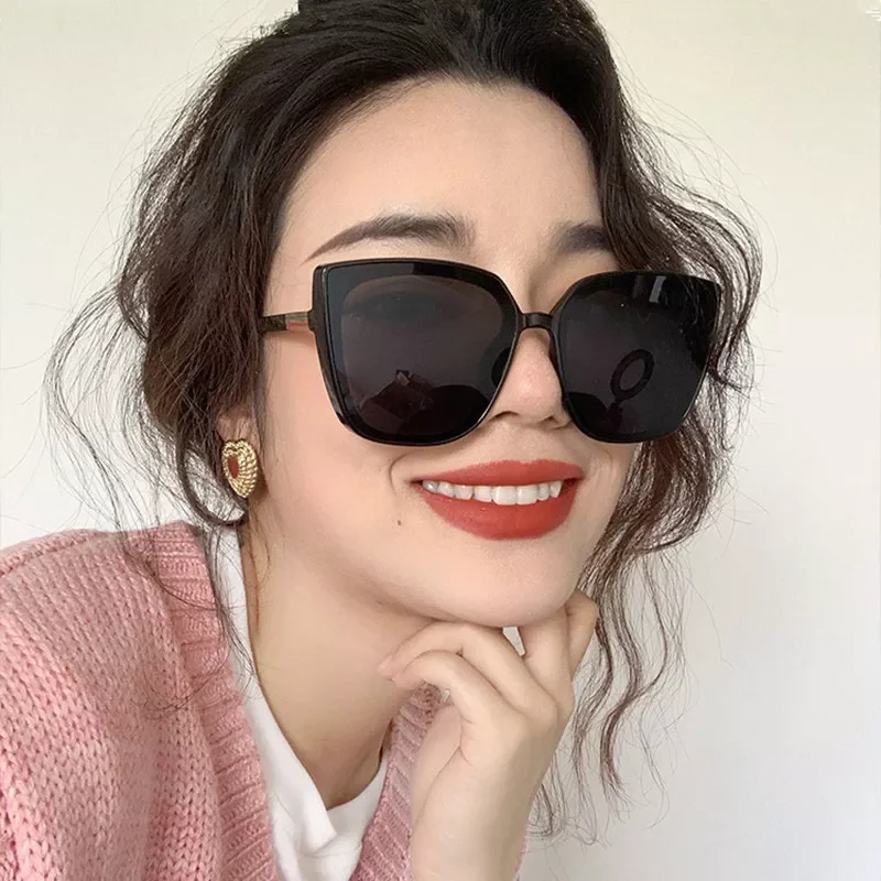 Designer Sunglasses Women 2021 High Quality Retro Sunglasses Women Square Glasses Women/Men Luxury Oculos De Sol trending produc
Designer Sunglasses Women 2021 High Quality Retro Sunglasses Women Square Glasses Women/Men Luxury Oculos De Sol trending produc