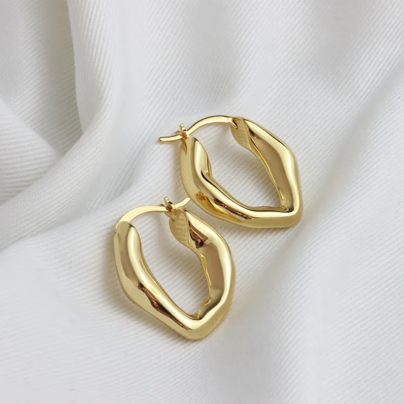 IVIAPRO Trendy Jewelry Simple Exaggerated Wealthy Alien Retro Personality Temperament Brass 18K Gold Plated Hoop Earrings
IVIAPRO Trendy Jewelry Simple Exaggerated Wealthy Alien Retro Personality Temperament Brass 18K Gold Plated Hoop Earrings