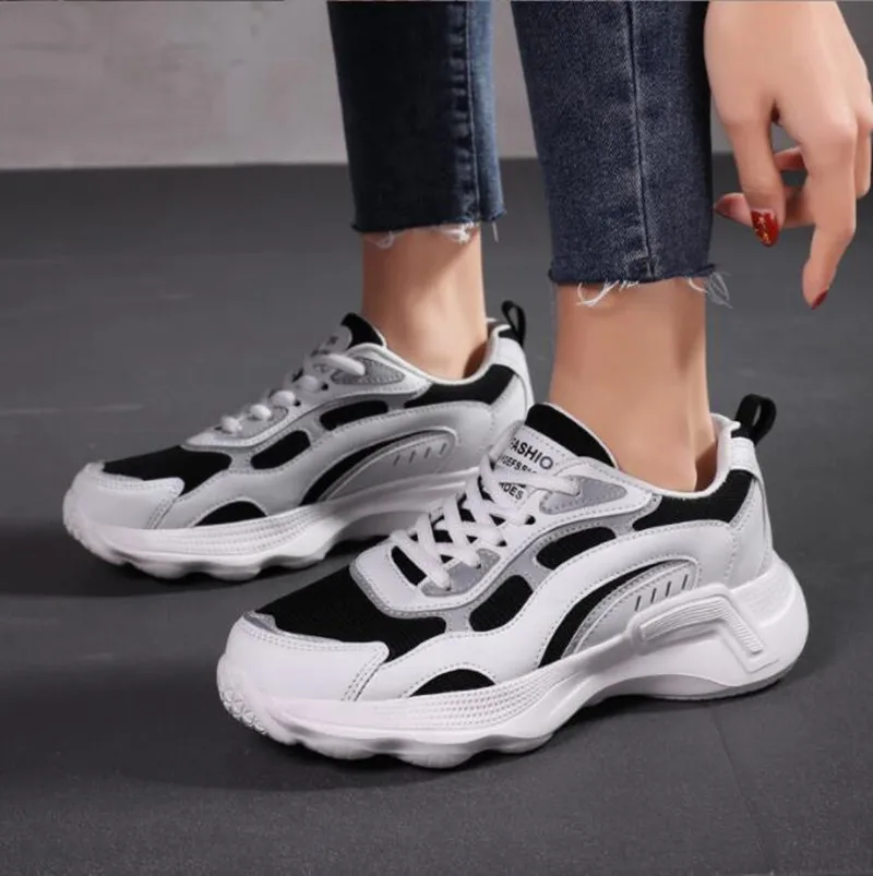 Autumn Sneakers Women Vulcanize Shoes New Female Black White Platform Thick Sole Running Casual Ladies Shoes Tenis Feminino
Autumn Sneakers Women Vulcanize Shoes New Female Black White Platform Thick Sole Running Casual Ladies Shoes Tenis Feminino
