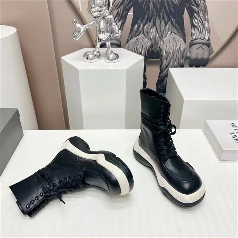 PETITEGIRL Brand Custom *L*AN* Platform Martin Boots Women's Leather British Style Fashion Round Heel Matching Color Ankle Boots
PETITEGIRL Brand Custom *L*AN* Platform Martin Boots Women's Leather British Style Fashion Round Heel Matching Color Ankle Boots