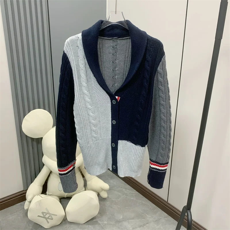 TB Thick Fried Dough Twist Color Matching Lapel Sweater Women's Thickened Shawl Collar Knitting Cardigan Wool High-quality Top
TB Thick Fried Dough Twist Color Matching Lapel Sweater Women's Thickened Shawl Collar Knitting Cardigan Wool High-quality Top