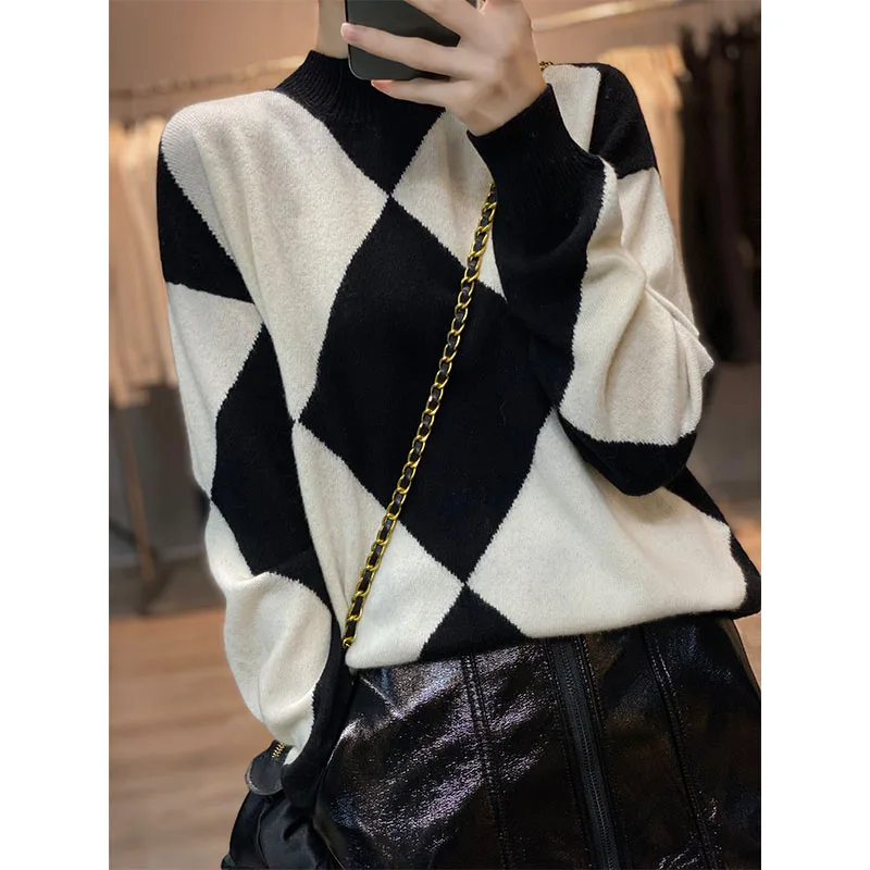 Half High Neck Black And White Diamond Block Plaid 100% Wool Knit Sweater Autumn And Winter Loose Pullover Women Sweater M-XL
Half High Neck Black And White Diamond Block Plaid 100% Wool Knit Sweater Autumn And Winter Loose Pullover Women Sweater M-XL