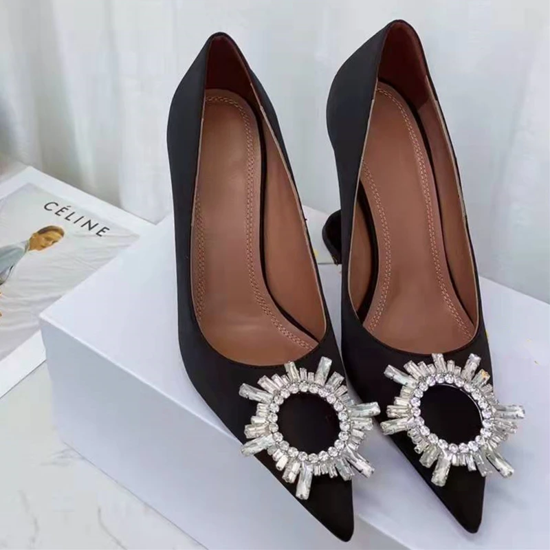 Black Pointed Toe Rhinestone High Heels Stiletto 2022 Spring and Autumn New Satin Single Shoes Medium Heel Women's Shoes
Black Pointed Toe Rhinestone High Heels Stiletto 2022 Spring and Autumn New Satin Single Shoes Medium Heel Women's Shoes