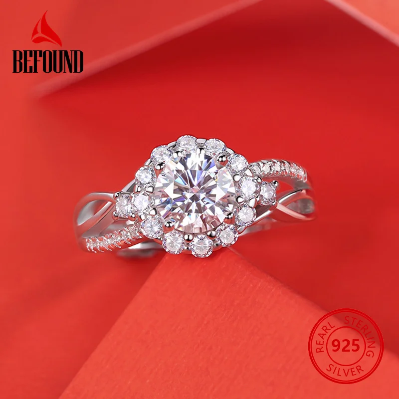 Befound Show Big Round Moissanite Rings for Women 925 Sterling Silver Twist Arm Цветочное предложение Свадьба Имитация бриллиантового кольца
Befound Show Big Round Moissanite Rings for Women 925 Sterling Silver Twist Arm Цветочное предложение Свадьба Имитация бриллиантового кольца