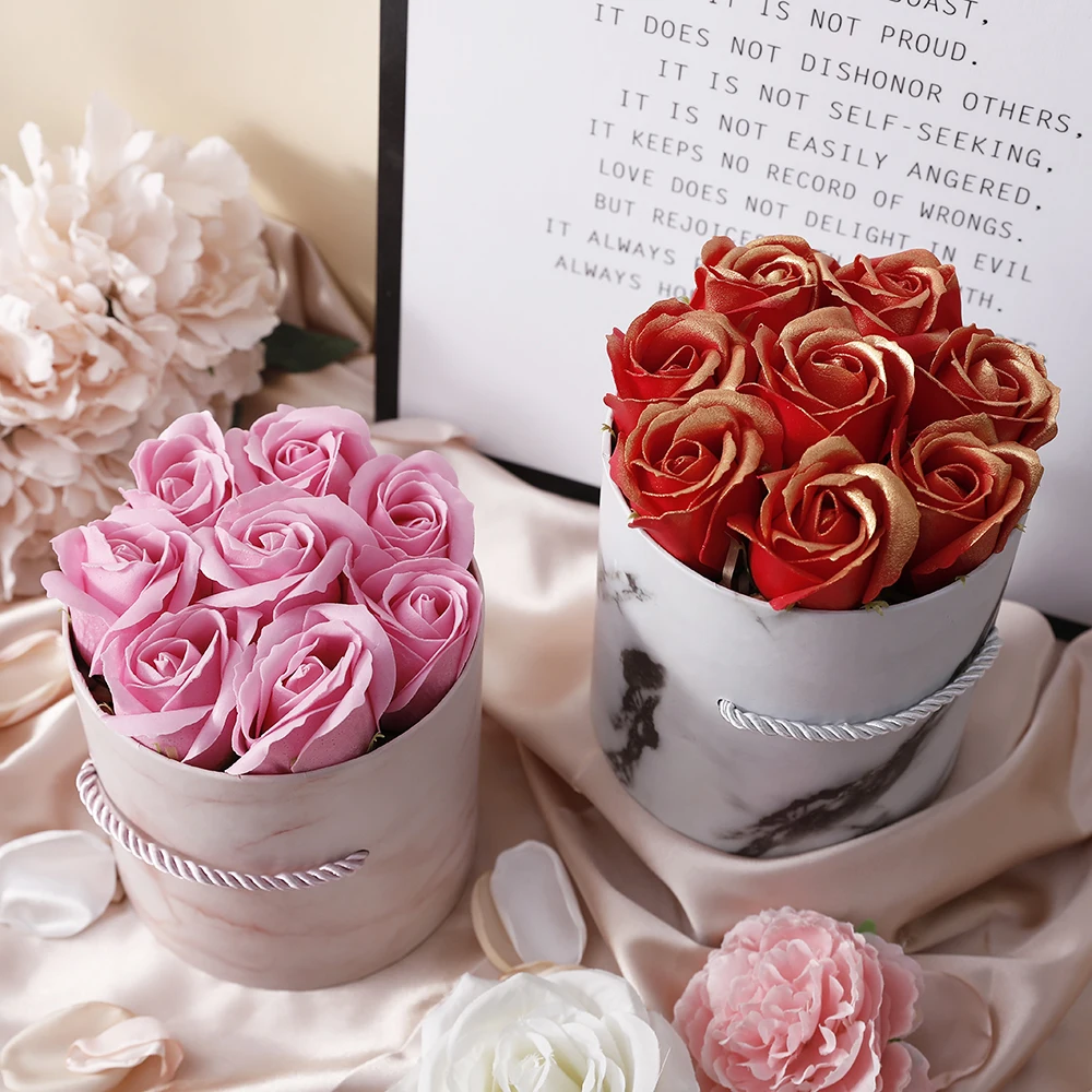 8pcs Fresh Soap Flower With Round Portable Cylindrical Hug Bucket Set Gift Box Valentine's Day Gift Florist Supply Wedding Decor
8pcs Fresh Soap Flower With Round Portable Cylindrical Hug Bucket Set Gift Box Valentine's Day Gift Florist Supply Wedding Decor