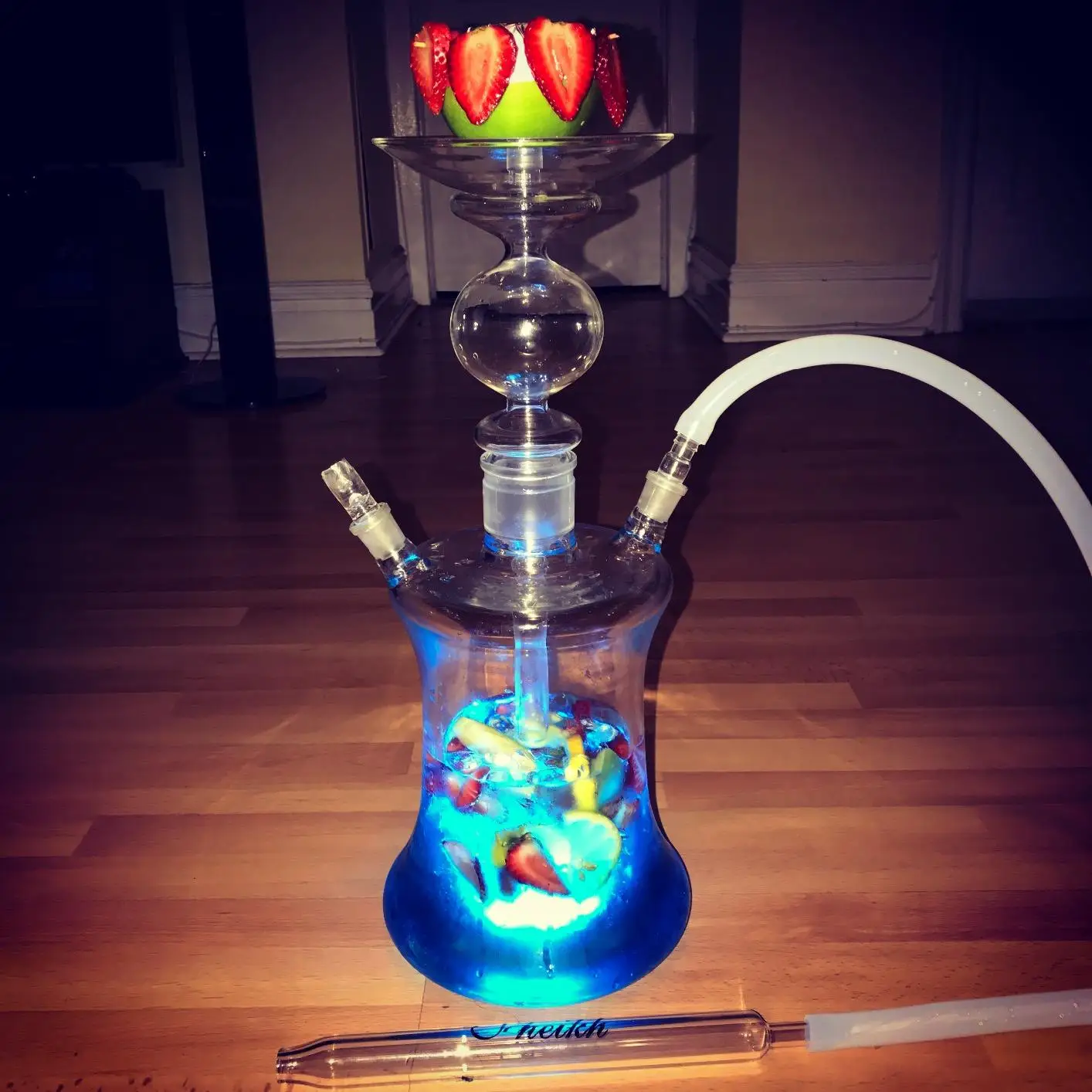 Russia LED Hookah Set with Glass Chicha Bowl Water Pipe Narguile Complete Health Filter Can Put In Fruits Smoking Shisha
Russia LED Hookah Set with Glass Chicha Bowl Water Pipe Narguile Complete Health Filter Can Put In Fruits Smoking Shisha