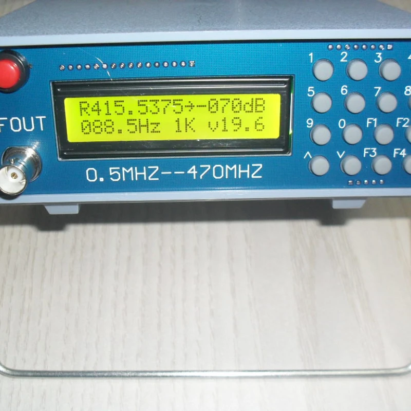 High Frequency Signal Source RF Signal Source 0.5-470MHz FM Walkie-Talkie Sensitivity Test
High Frequency Signal Source RF Signal Source 0.5-470MHz FM Walkie-Talkie Sensitivity Test