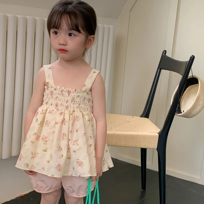 Детская одежда в Корейском стиле, костюм для девочек, лето 2023, милые женские топы на бретельках, однотонные шорты, комплект детской одежды из двух предметов
Детская одежда в Корейском стиле, костюм для девочек, лето 2023, милые женские топы на бретельках, однотонные шорты, комплект детской одежды из двух предметов