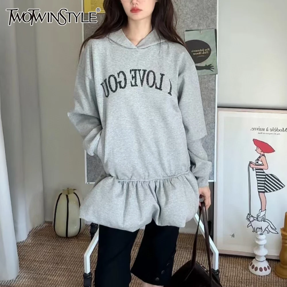 TWOTWINSTYLE однотонные свитера с оборками для женщин капюшоном и длинными рукавами в