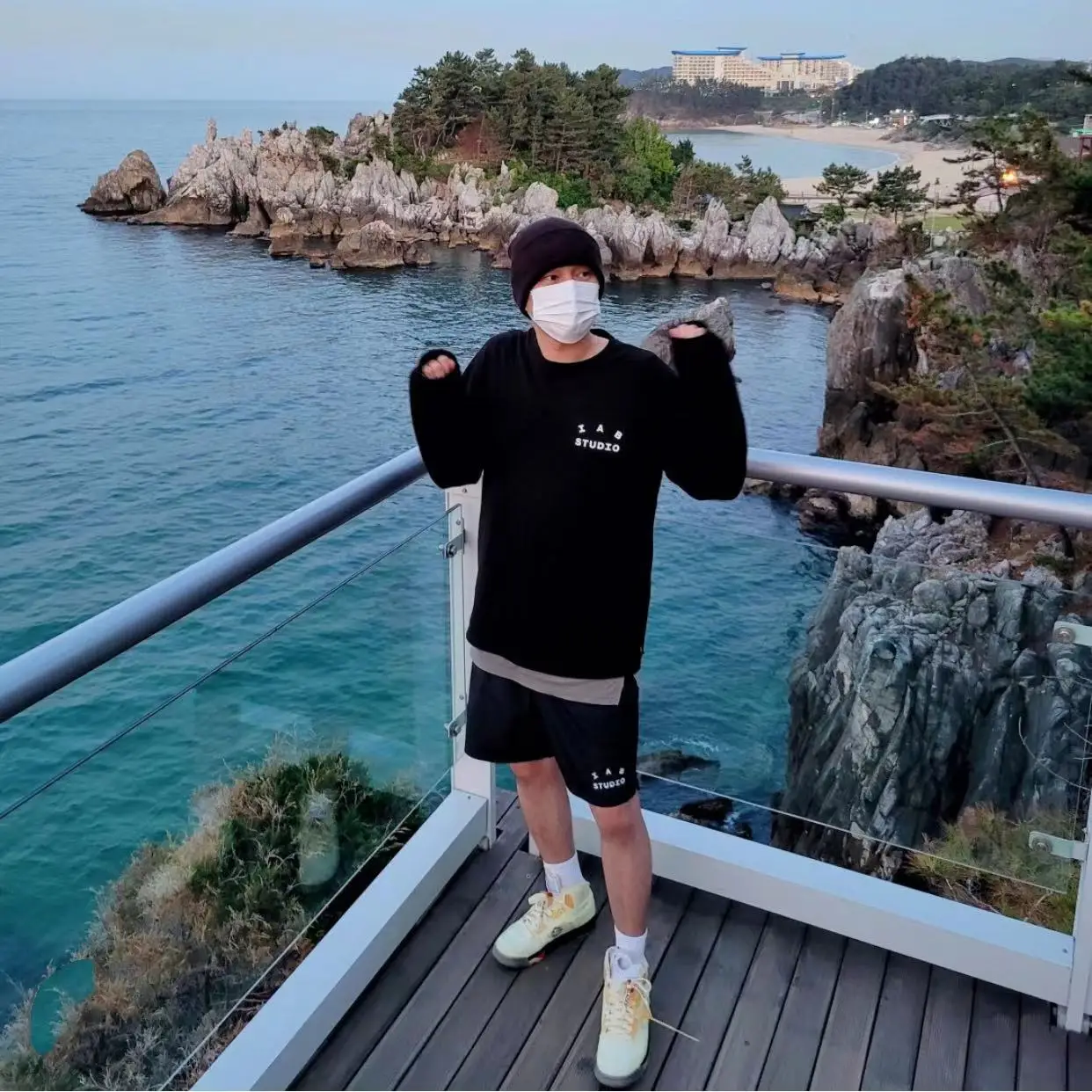 IAB Round Neck Wweater With Contrast Color Long Sleeve Tee I've Been Sports Casual Pullover Couple Streetwear 우영미
IAB Round Neck Wweater With Contrast Color Long Sleeve Tee I've Been Sports Casual Pullover Couple Streetwear 우영미