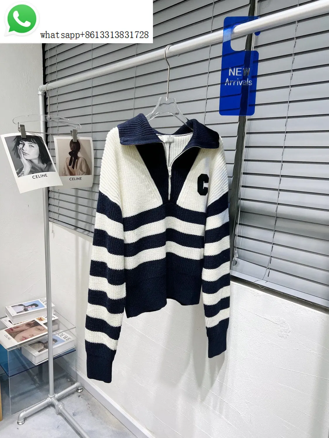 2022 Autumn/winter new luxury brand CE short lapel stripes match color glial logo knit sweater woman
2022 Autumn/winter new luxury brand CE short lapel stripes match color glial logo knit sweater woman