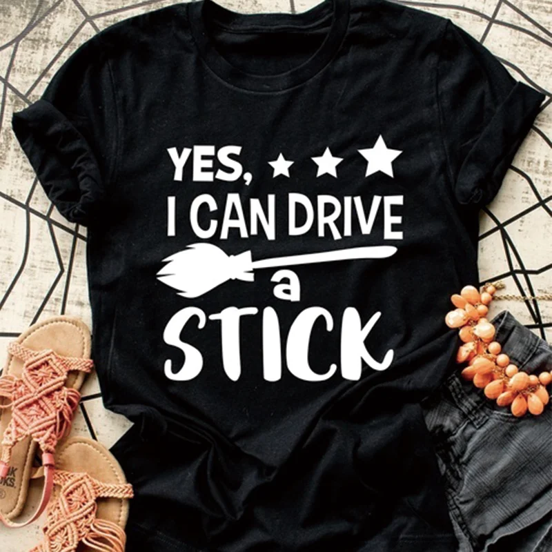 Женские футболки с надписью «Yes I Can Drive A Stick», топы с графическим принтом, с круглым вырезом, в стиле Харадзюку, одежда в эстетическом стиле, на лето
Женские футболки с надписью «Yes I Can Drive A Stick», топы с графическим принтом, с круглым вырезом, в стиле Харадзюку, одежда в эстетическом стиле, на лето