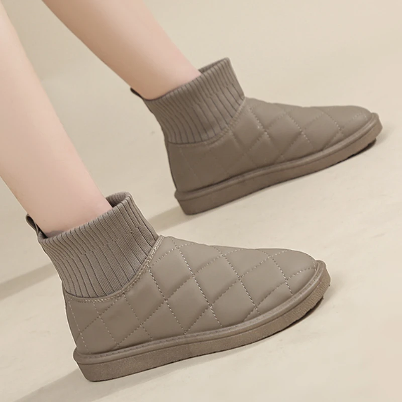 2022 Bare Boots Women's Thick Bottom Non-slip Light Snow Boots Fashion Set of Feet Women's Autumn Winter Keep Warm Snow Boots
2022 Bare Boots Women's Thick Bottom Non-slip Light Snow Boots Fashion Set of Feet Women's Autumn Winter Keep Warm Snow Boots