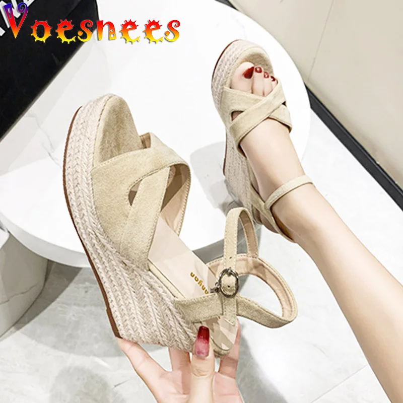 Fashion Wedge Platform Sandal Summer Casual Non-slip Shoes For Women Thick Sole Hollow Out Elegant High Heels Buckle Strap Pumps
Fashion Wedge Platform Sandal Summer Casual Non-slip Shoes For Women Thick Sole Hollow Out Elegant High Heels Buckle Strap Pumps
